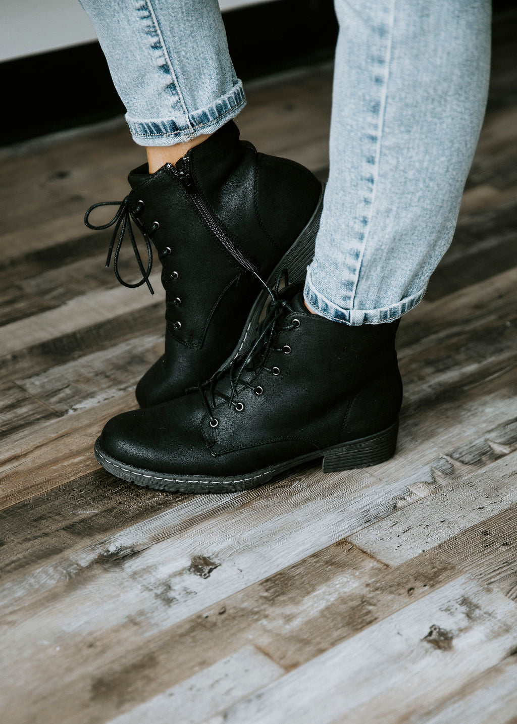 very lace up boots