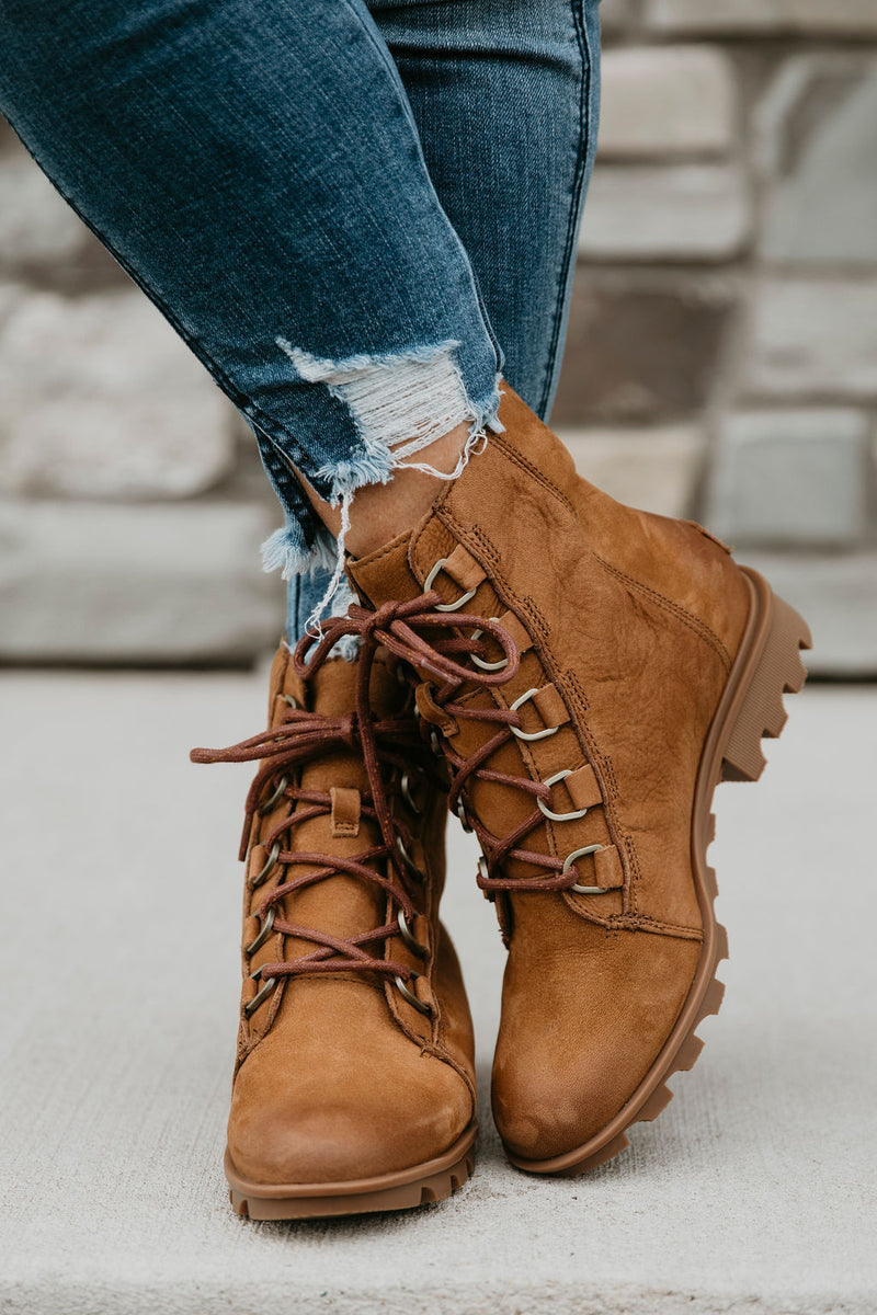 women's short lace up boots