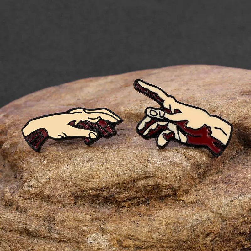 the adam brooch gods hand alloy badge details 4