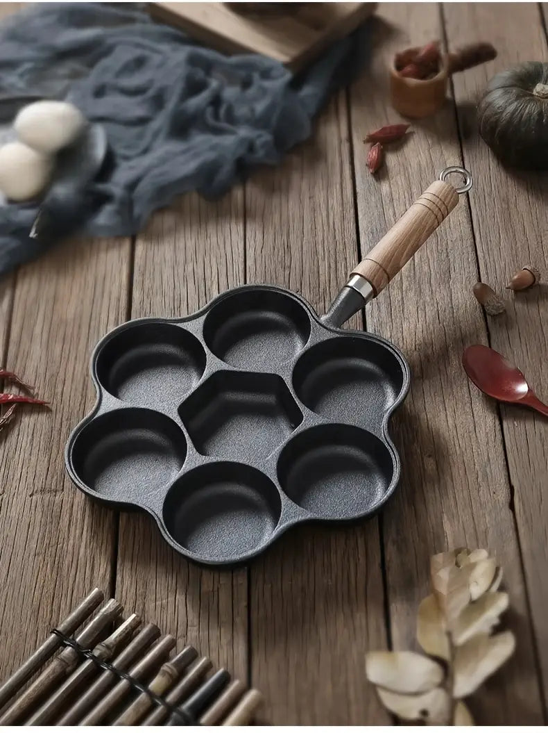 1pc cast iron 7 hole omelette pan petal shape deep design non stick no coating mold with wooden handle breakfast kitchen accessories details 4