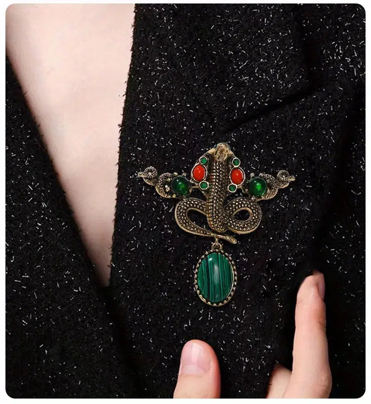 elegant vintage snake brooch with green enamel   detail luxury novelty animal python pin fashionable irregular shaped jewelry accessory for clothing details 3