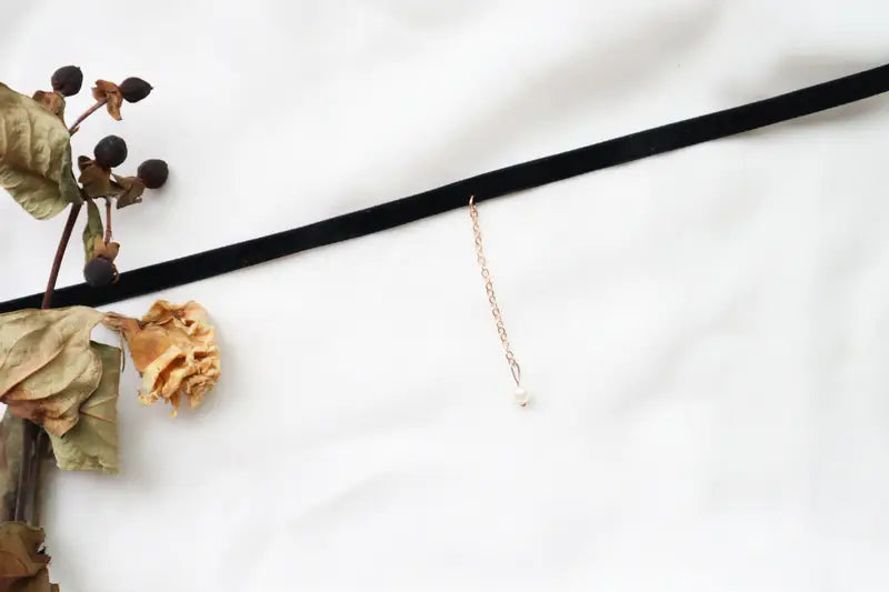 Oqilona, qora, jozibali choker taqinchoq, marjonli pendent bilan, ayollar uchun oddiy alloy bo‘yinbog‘i, ko‘p maqsadli kecha va banket aksessuari, ideal Valentin kuni sovg‘asi - kiyish tafsilotlari 23