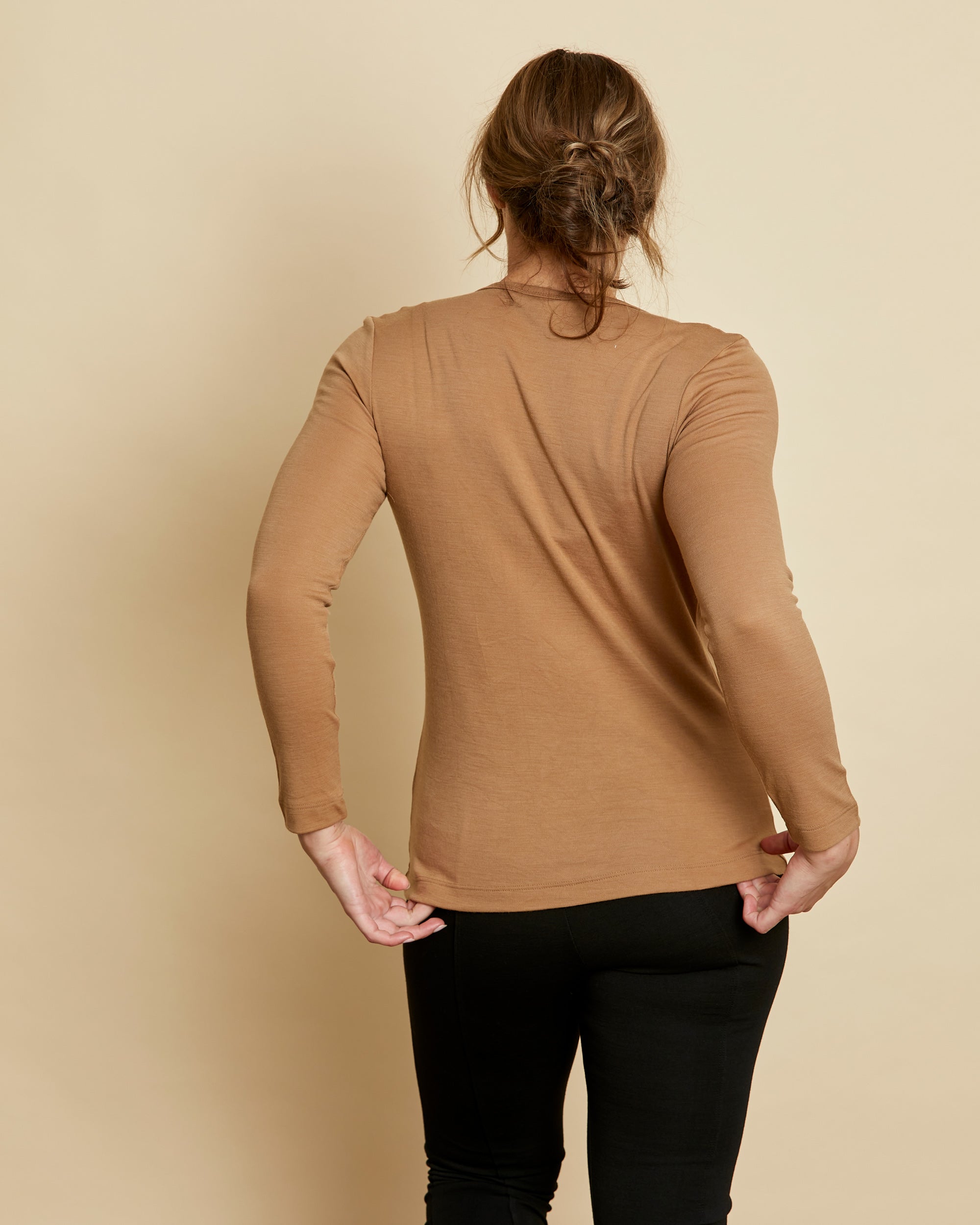 Womens Long Sleeve Scoop Neck AW23