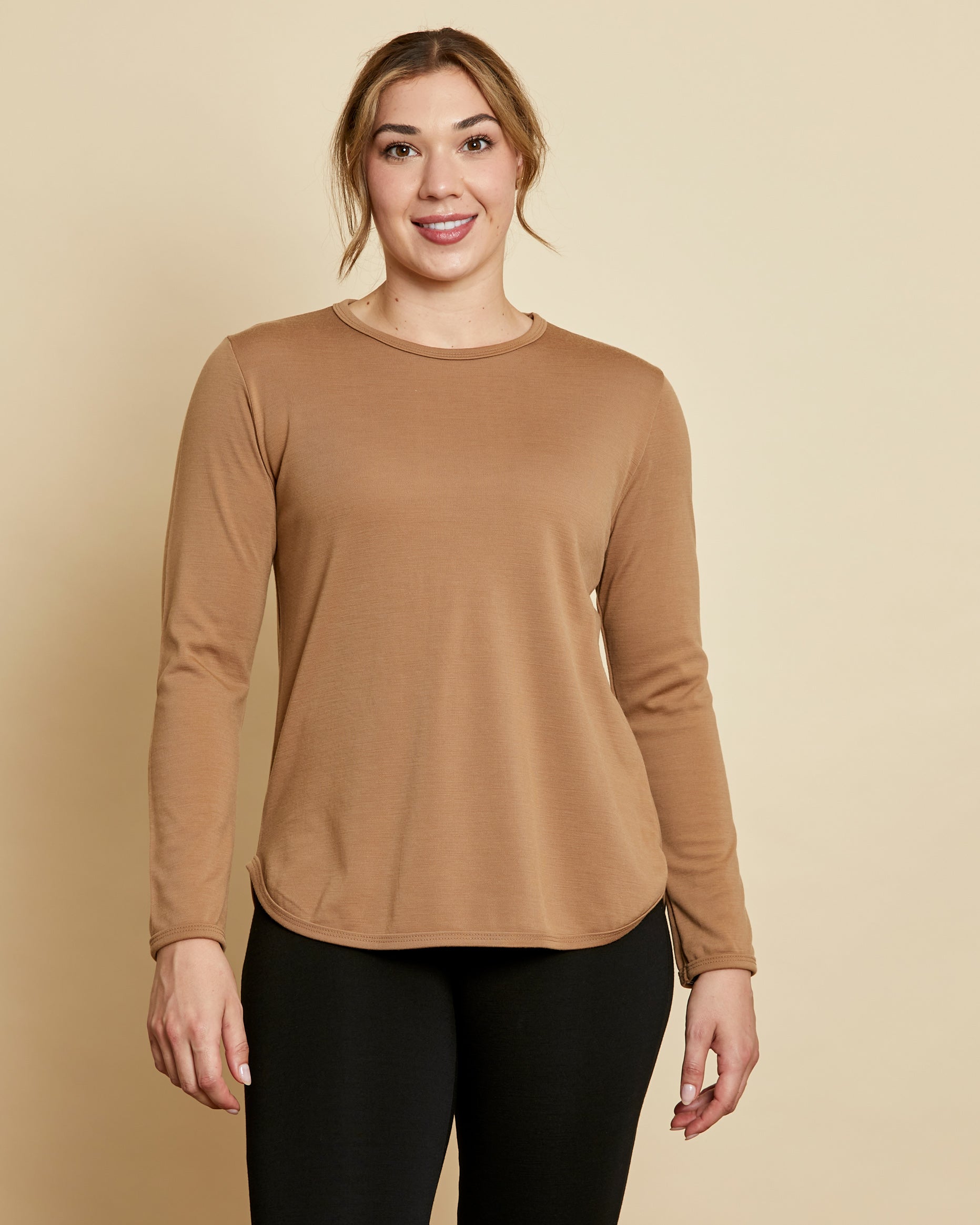 Womens Relaxed Fit Crew Neck Pullover AW23