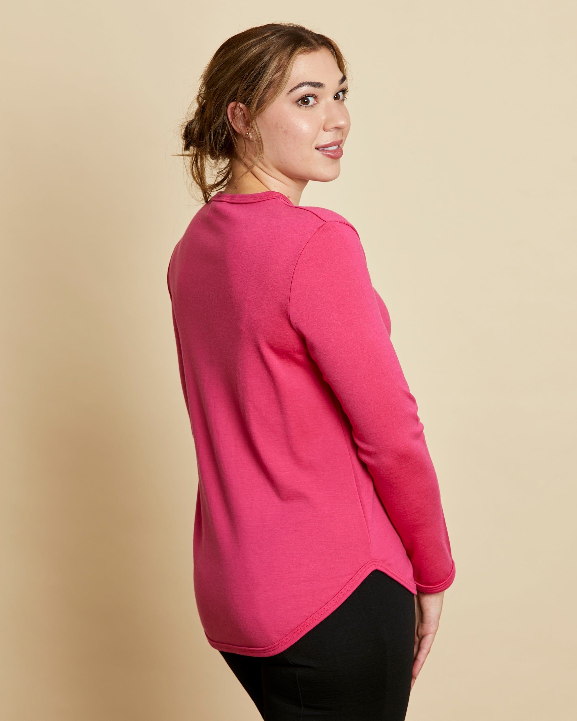 Womens Relaxed Fit Crew Neck Pullover AW23