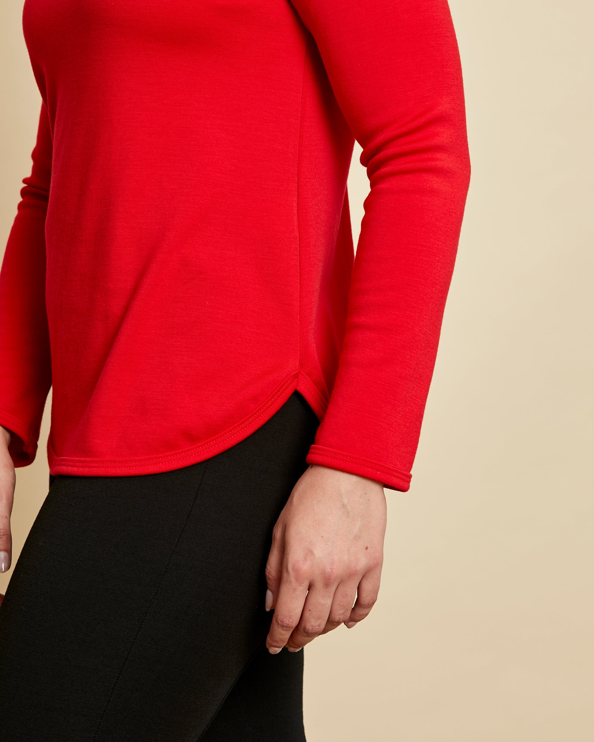 Womens Relaxed Fit Crew Neck Pullover AW23