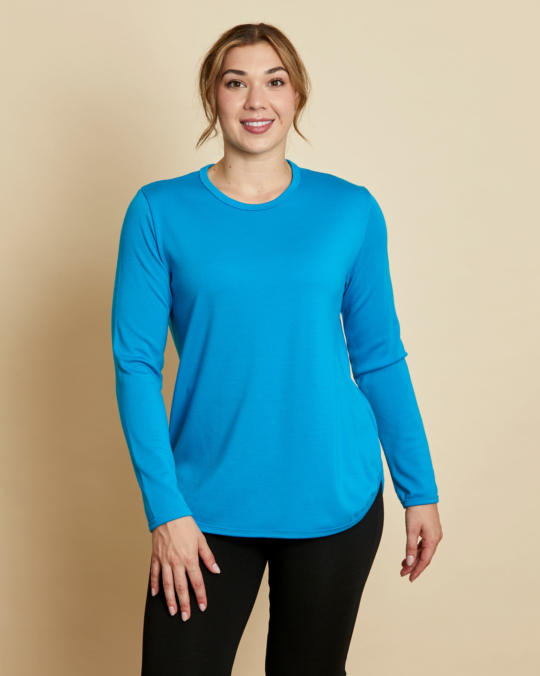 Womens Relaxed Fit Crew Neck Pullover AW23