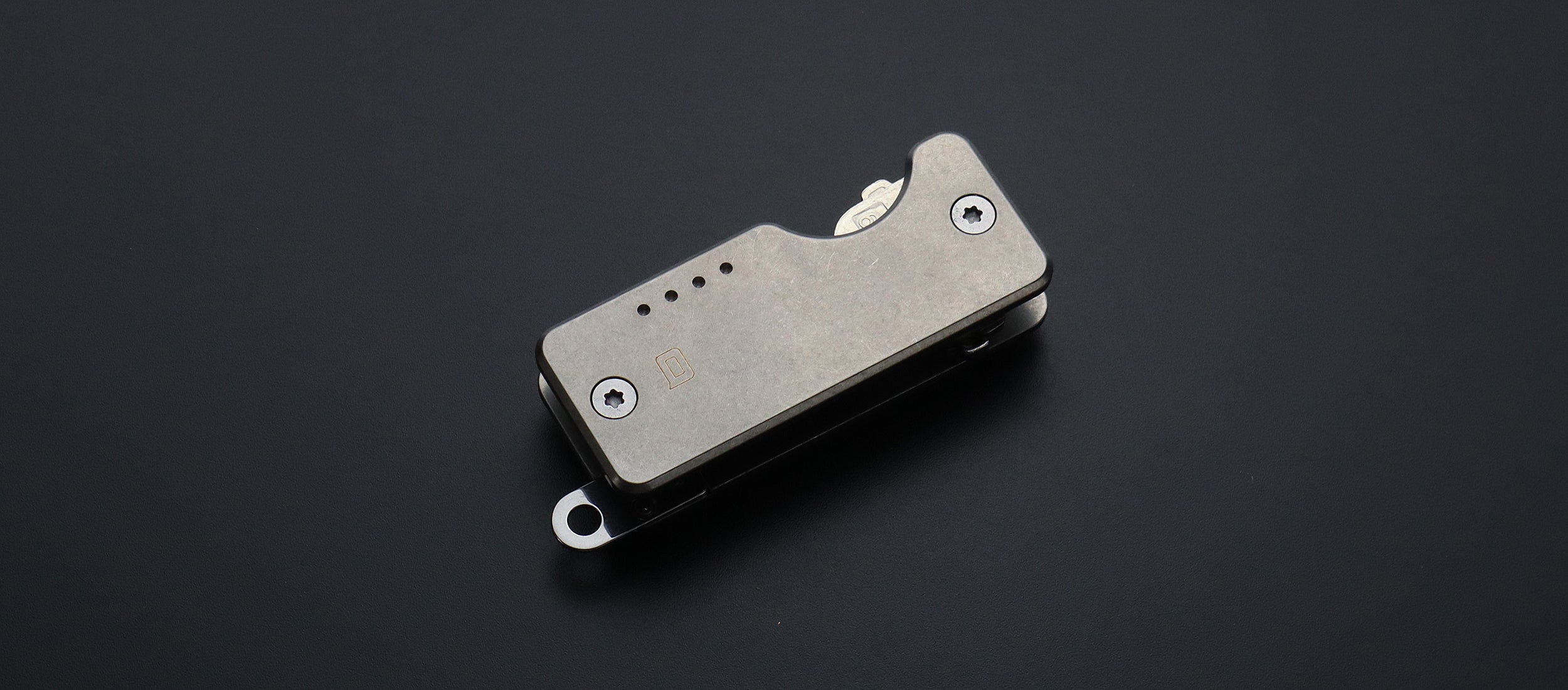 The Q3 Key Organizer (BL) - Titanium - Quiet Carry