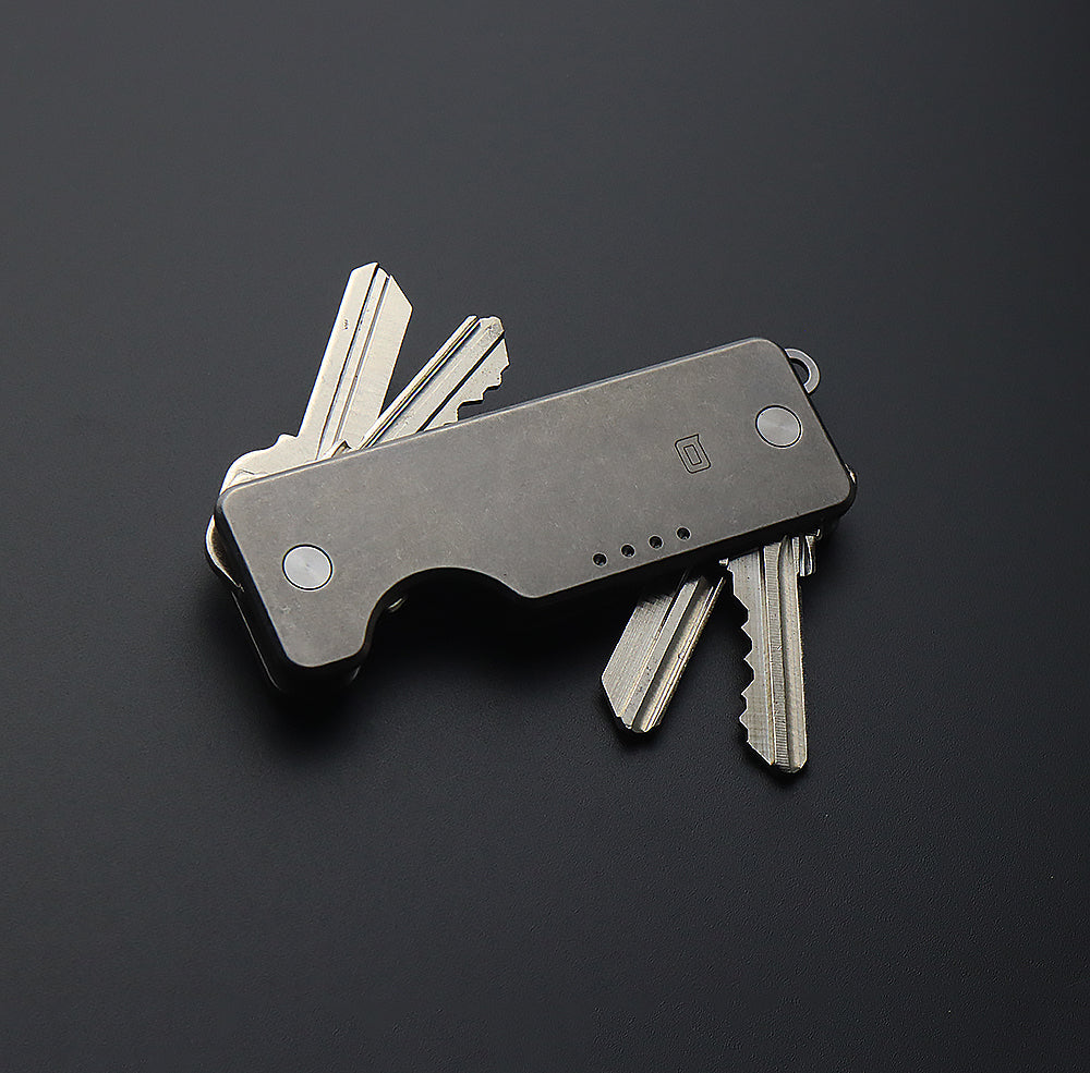 The Q3 Key Organizer (SW) - Titanium - Quiet Carry