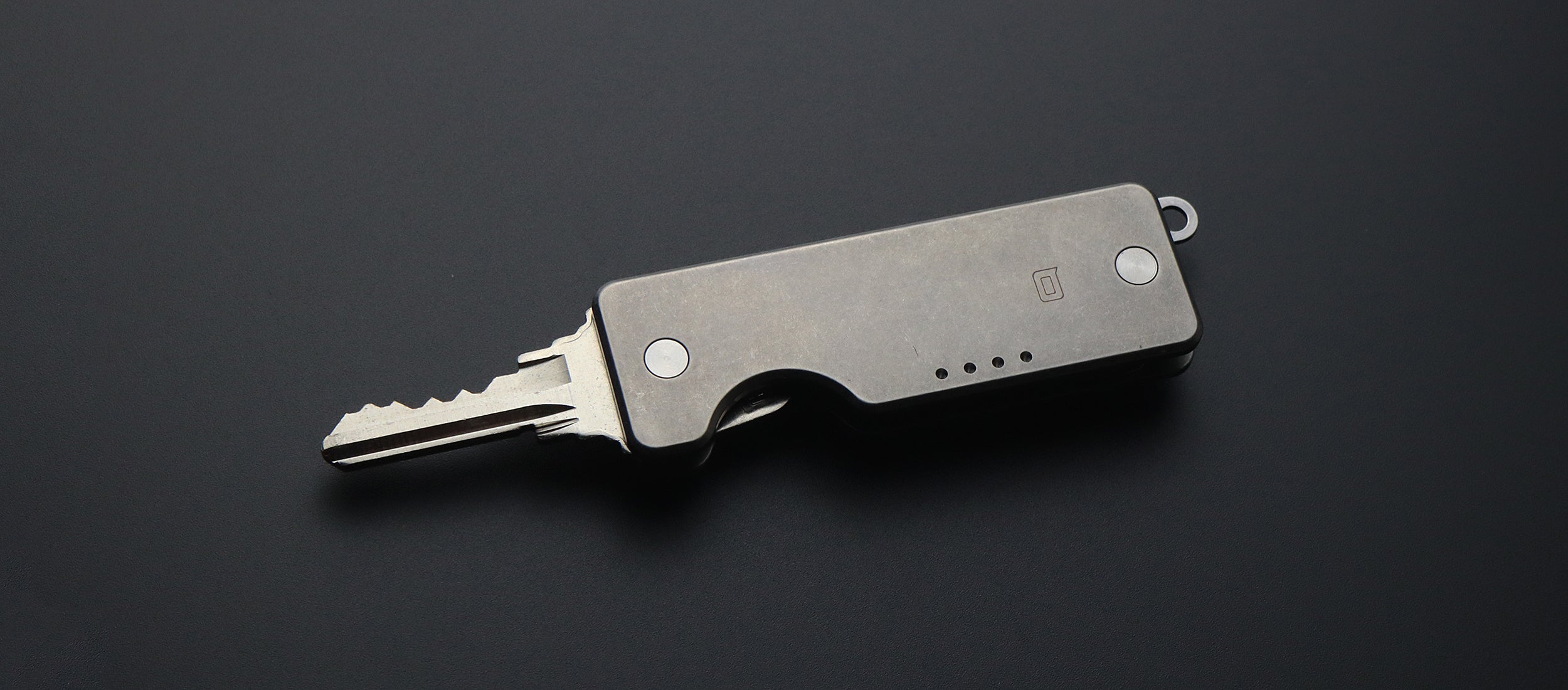 Stonewash Q3 Key Organizer Only Titanium - Quiet Carry