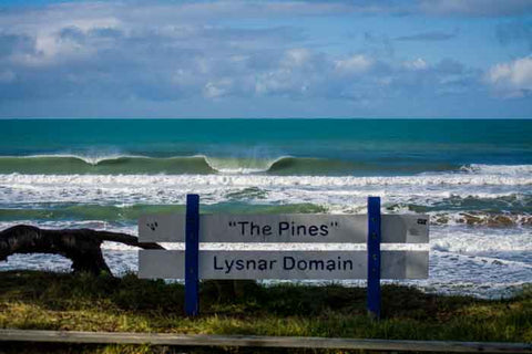 Image of some waves breaking at the Pines surf spot in Gisborne at Lysnar Domain