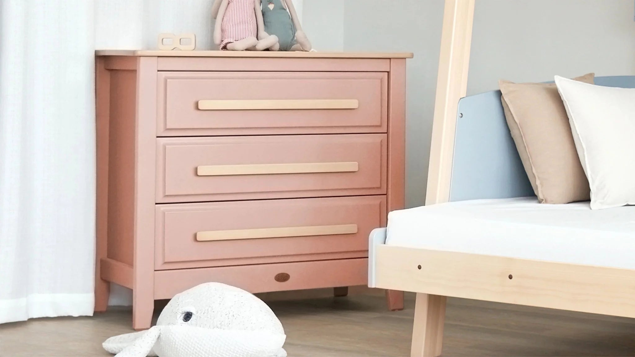 Linear Chest of Drawers Smart Assembly