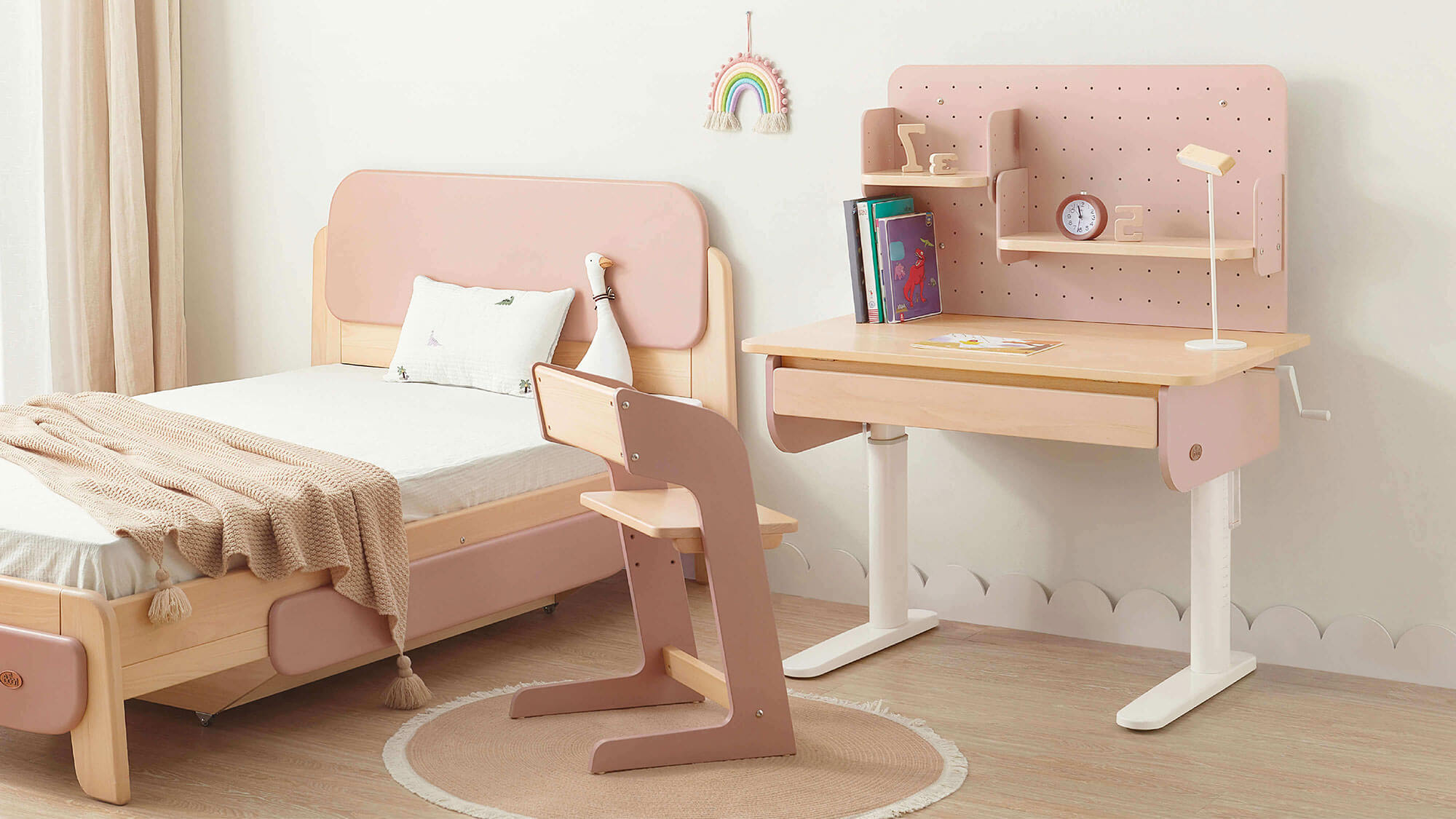 Ergonomic Desk in pink