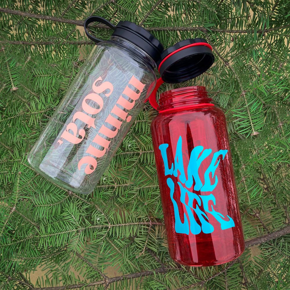 https://cdn.shopify.com/s/files/1/0741/5443/products/waterbottles2023pinessmall.jpg?v=1678381973&width=1000