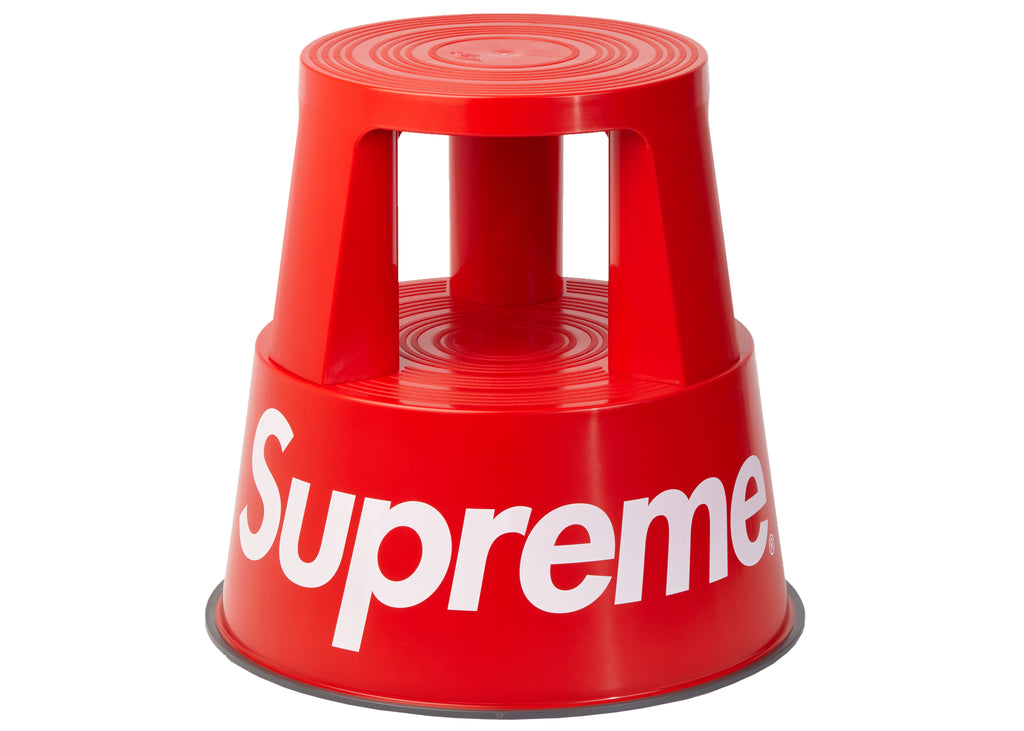 Supreme Studded Collars Vase Red – LacedUp