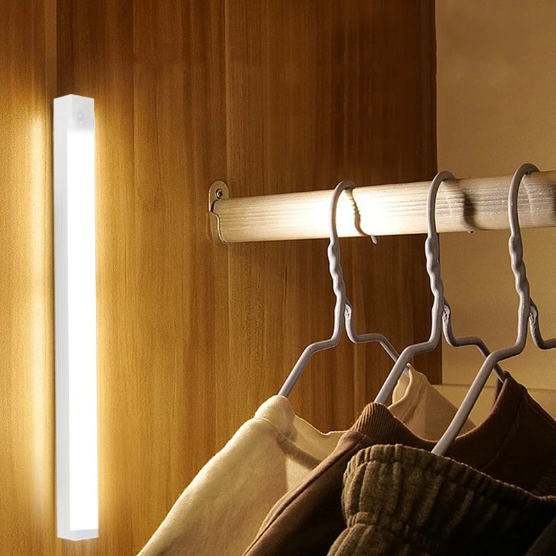Luz led recargable con sensor de movimiento