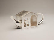 Artist: Meichan Yuan Title: Taste of Spring Object: teapot Materials: Sterling silver Dimensions: 21.5 x 8.9 x 7.5 cm Date: April 2022