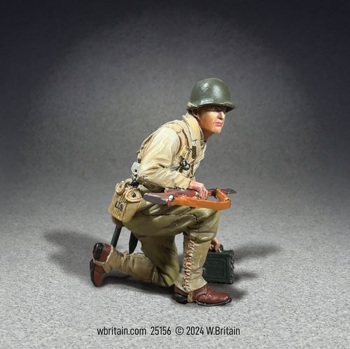25156 - U.S. Infantryman Kneeling with .30 Cal. Ammo Can, 1942-45