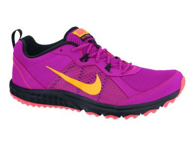 tenis trail nike