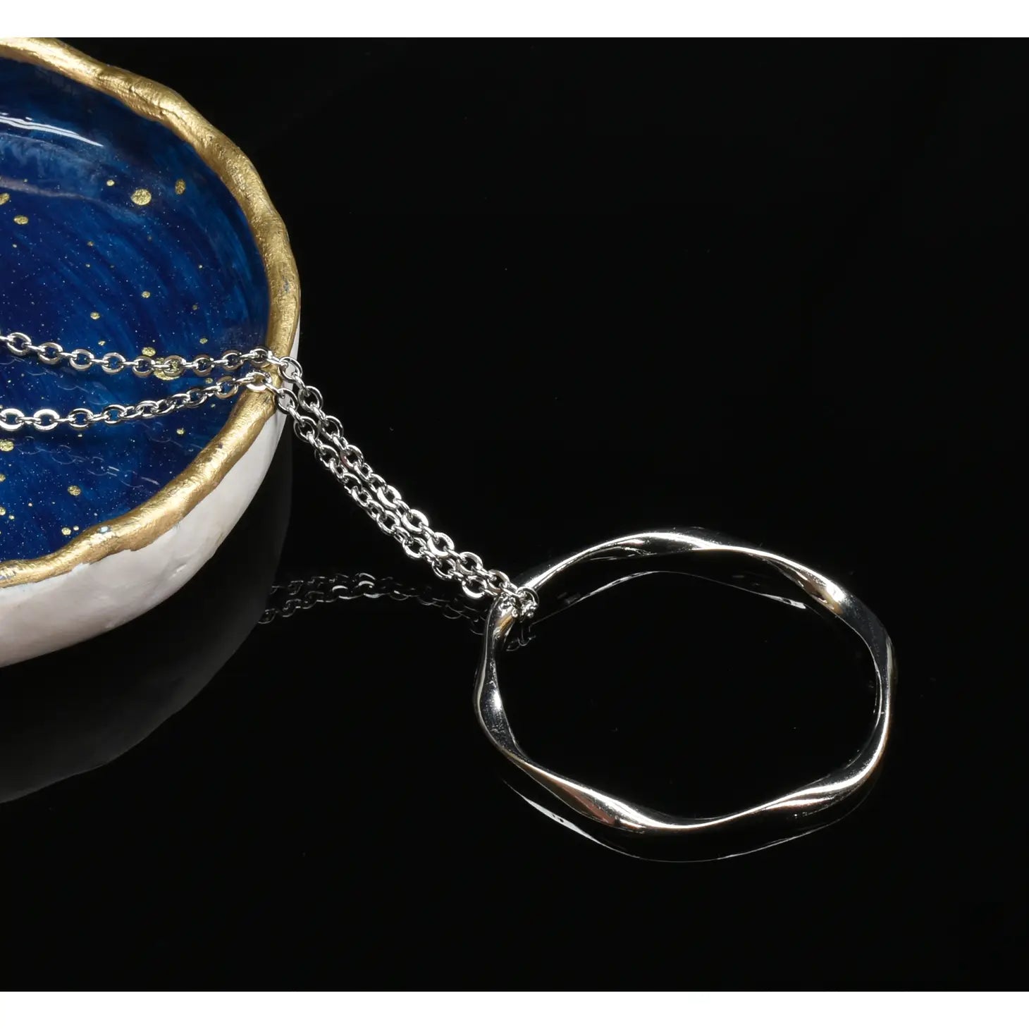 42mm Twisted Silver Circle 32” Stainless Steel Chain.