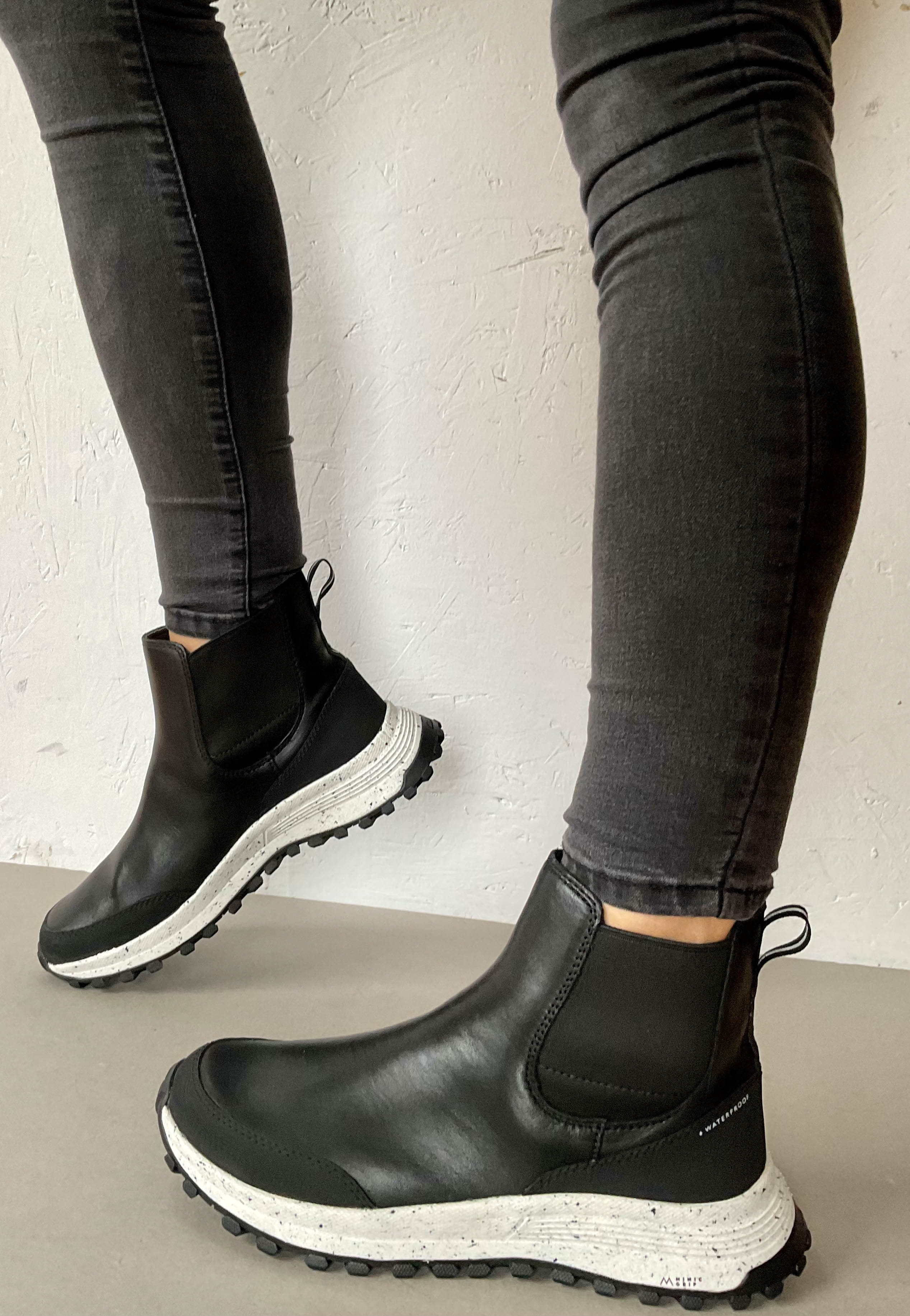 CLARKS boots | black ankle | clarks womens