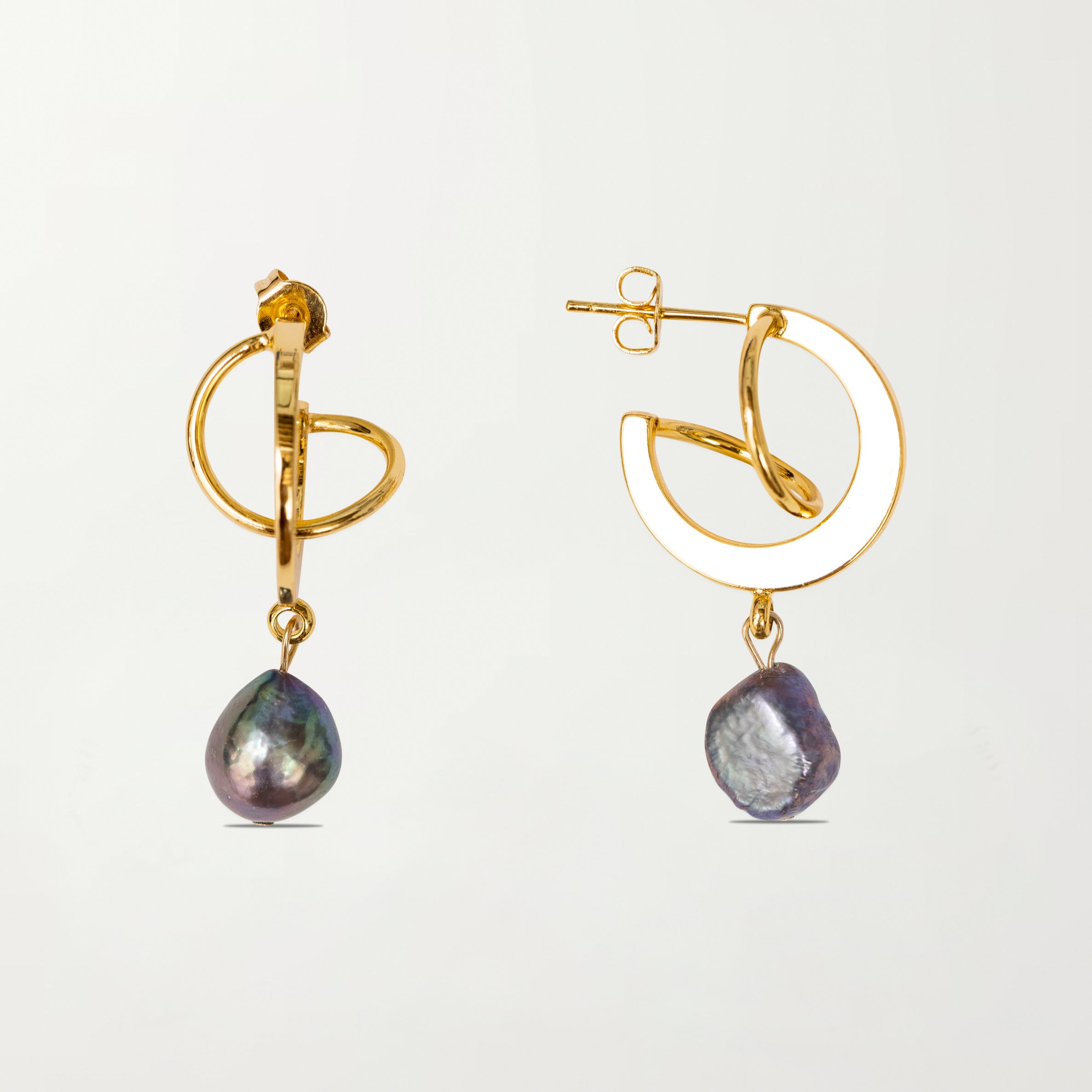 Picture of The Bilbao Earrings in Tahitian Black Pearl