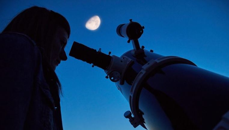 How to Look Through a Telescope Eyepiece