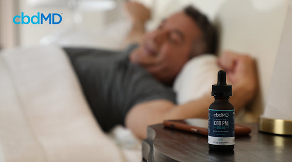 Tinturas de óleo CBD de espectro completo para dormir melhor à noite