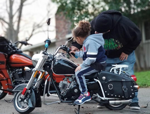 VENOM FATBOY MINI CHOPPER WITH DAD SIZE COMPARISON MINI HARLEY