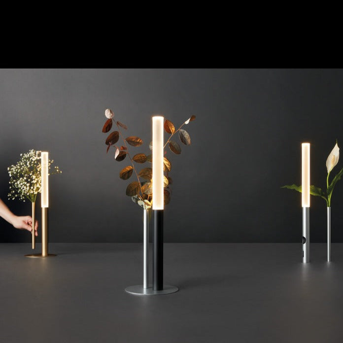 lampe de table avec vase à fleurs, cini&nils