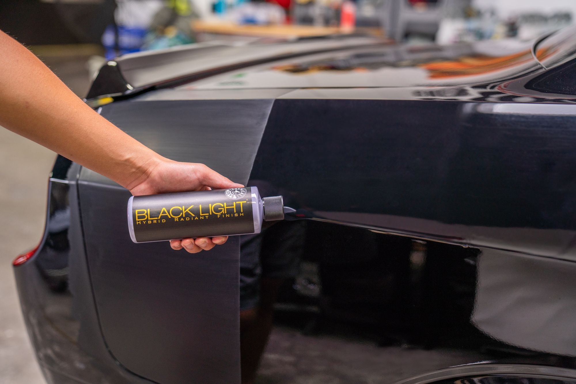 Chemical Guys Black Light Wax & Polish: Hybrid Glaze And Sealant, Radiant  Finish, 16 OZ GAP-619-16 - Advance Auto Parts