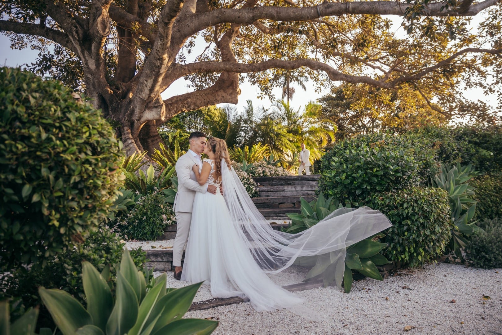 Stella_York_Real_Wedding_Byron_Bay_Garden