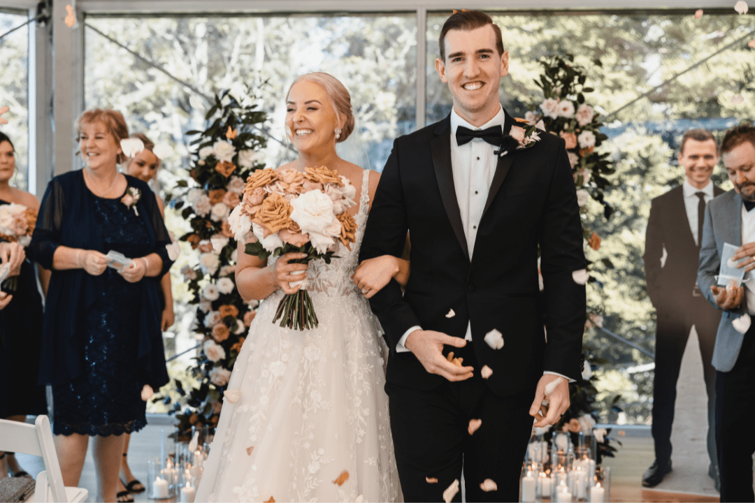 Tiahni & Josh - Vows And Snap Lockdowns At Hampton Estate – White