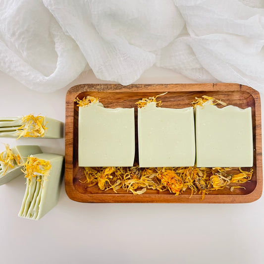 Orange Soap with Calendula Oil (4Oz) - Handmade Soap Bar with Orange, Yuzu  and Calendula Essential Oils, flower petals - Organic and All-Natural – by