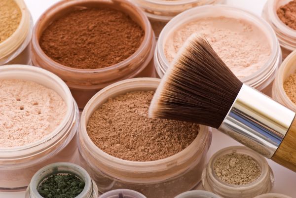 Loose Powder With Makeup Brush ISA Professional