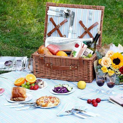 wicker picnic basket for 3 persons