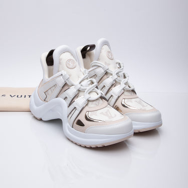 Louis Vuitton Archlight sneakers real vs fake. How to spot counterfeit Loui  V footwear 