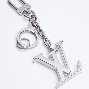 lv facettes bag charm