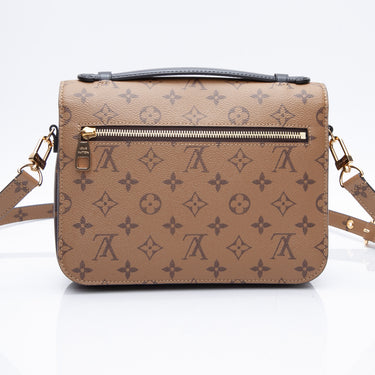 LOUIS VUITTON Reverse Monogram Giant Onthego MM 1270693