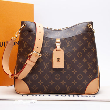 Louis Vuitton Monogram Canvas Carryall MM NM QJB3AW1Y0A000