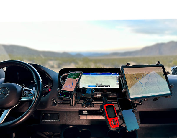 picture of Navidok Overlander with phone and tablet mounted 