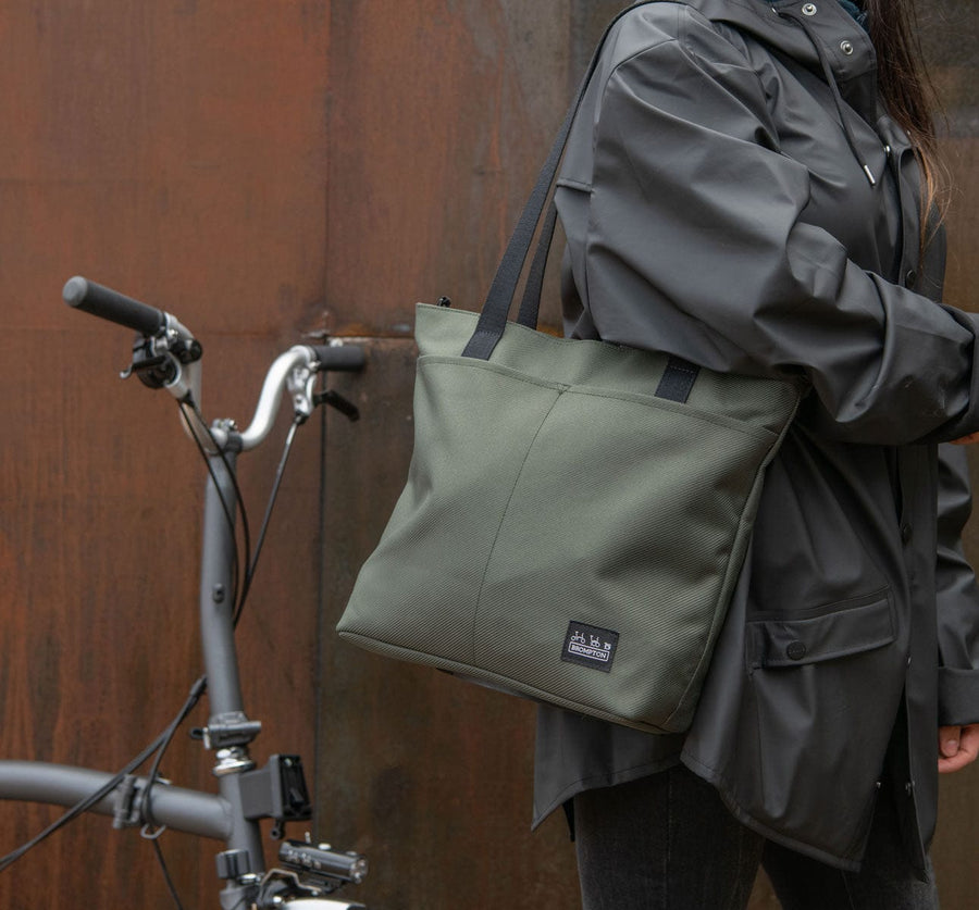 Brompton Borough Roll Top Bag Medium - Genuine Brompton Accessories –  Curbside Cycle