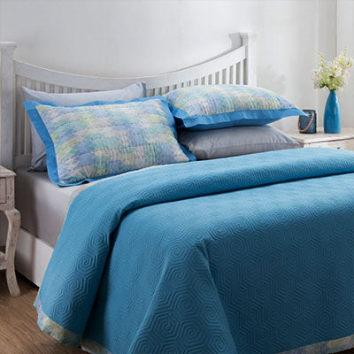 Modern Aesthetic Hexon Summer AC Quilt