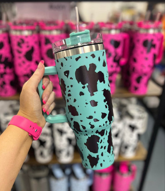 CRYO MUG 40 oz Insulated Tumbler with Lid and Straws, (Cow Print