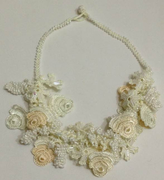 White Roses bouquet - Crochet Flower Bouquet Necklace – istanbulOYA