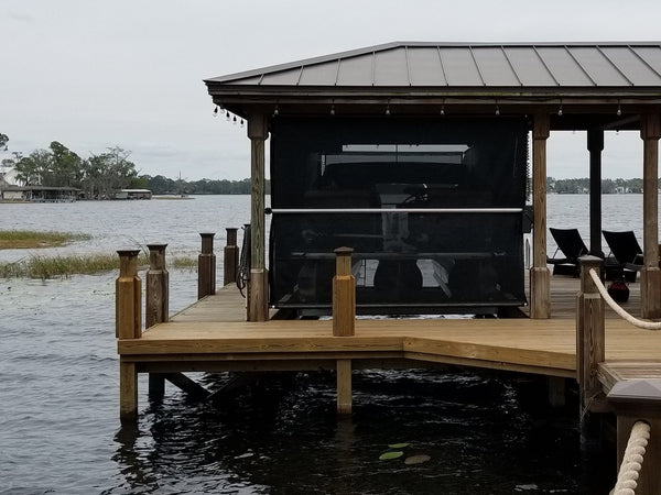 Boathouse lift with PowerScreen