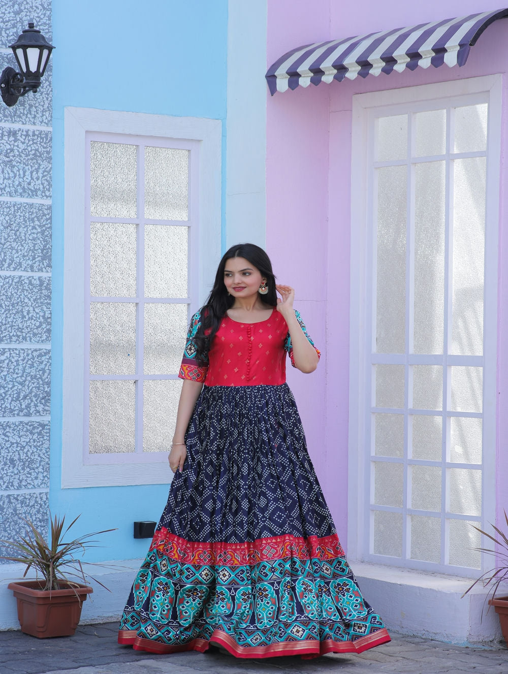 Georgette simpal Simple Gown, Blue at Rs 999 in Surat | ID: 2850658533955