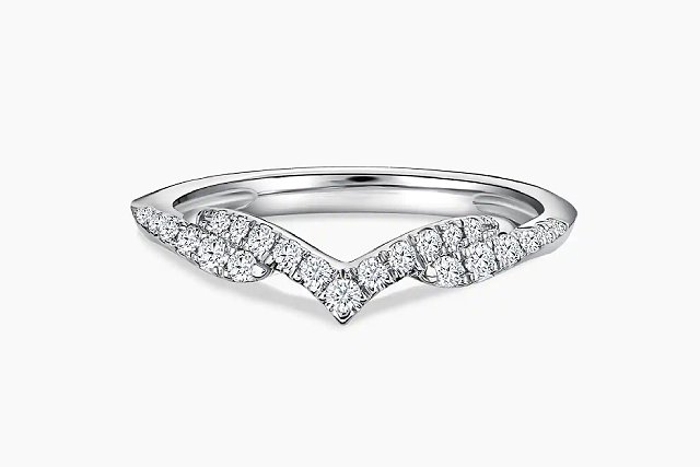 LVC Petit Precieux Tiara Diamond Ring