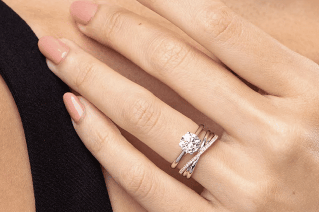 Wedding bands or engagement rings: which comes first?