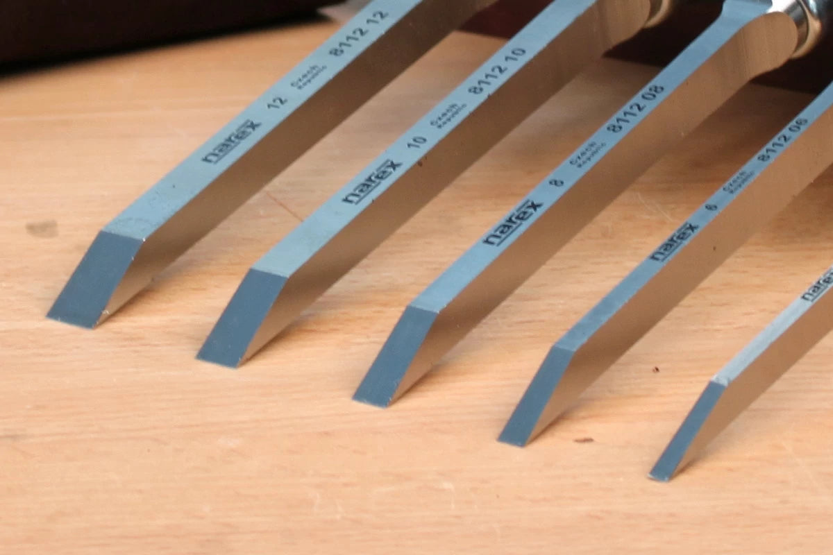 The 25° primary bevel on these chisels makes for a perfect prying base. Following Narex suggestion I added a 35° micro bevel making sharpening quick and easy and helped increase the durability of the cutting edge.